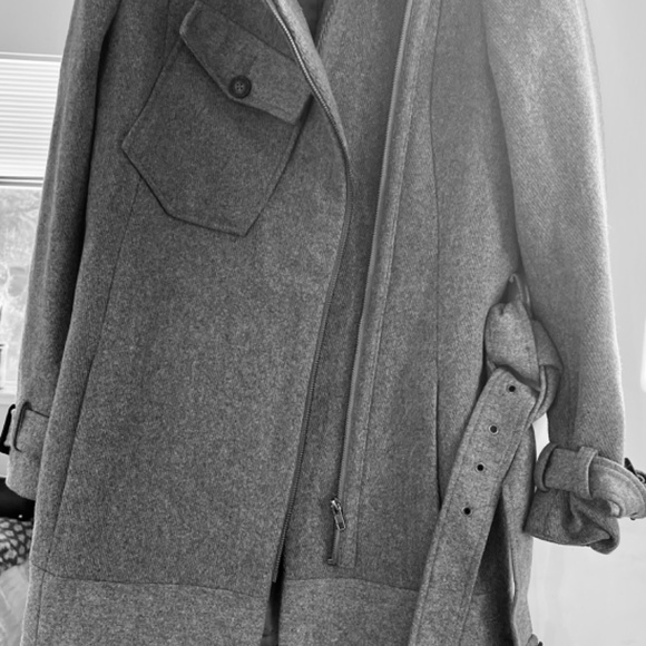 Interesting style Ladies wool blend coat - Picture 2 of 2